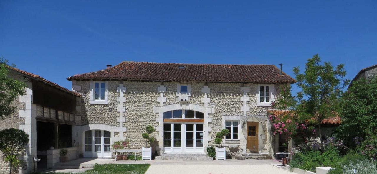 La Grange De Lucie -Chambres D'Hotes En Perigord-Dordogne Nanteuil-Auriac-de-Bourzac Экстерьер фото