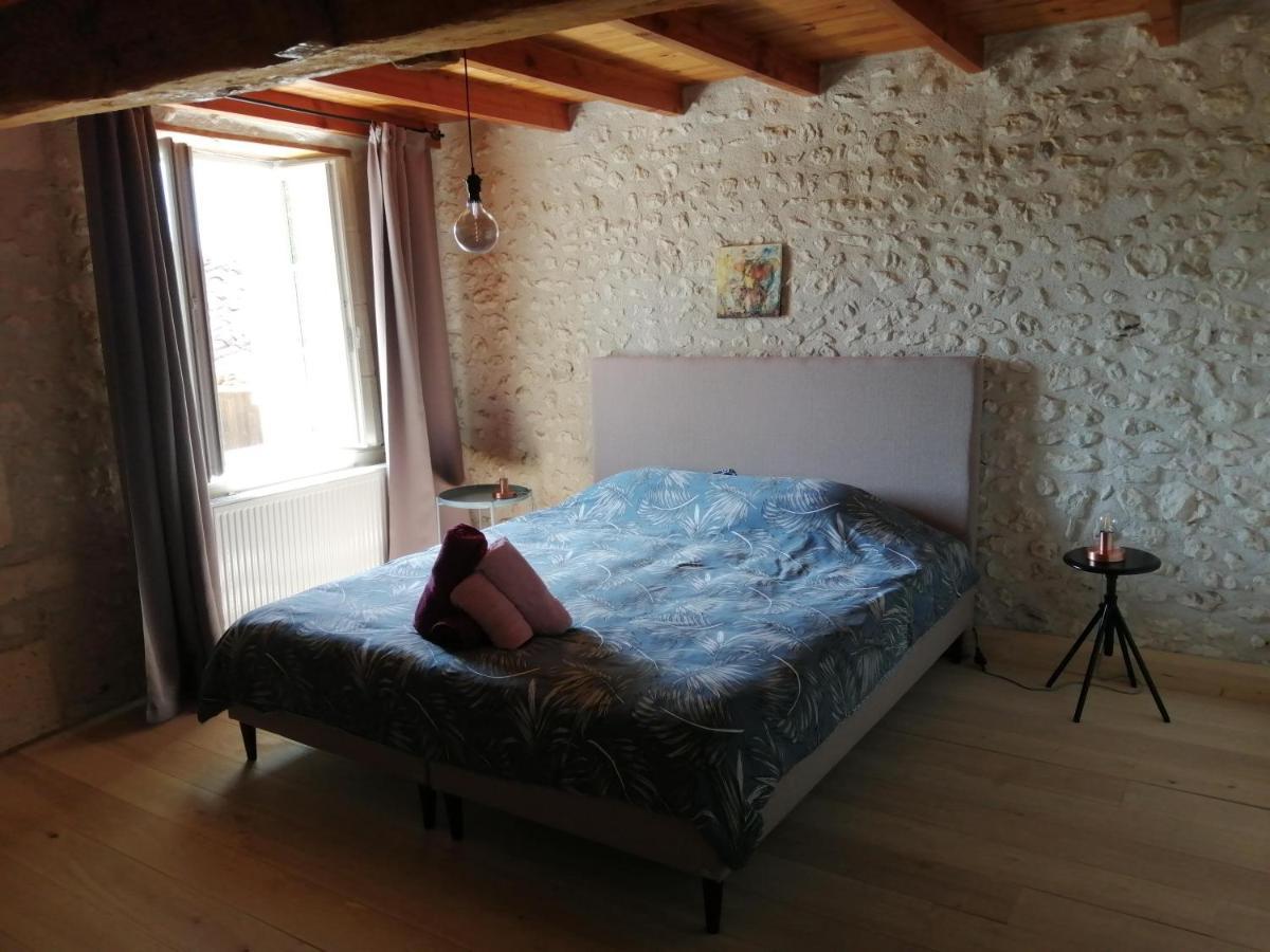 La Grange De Lucie -Chambres D'Hotes En Perigord-Dordogne Nanteuil-Auriac-de-Bourzac Экстерьер фото