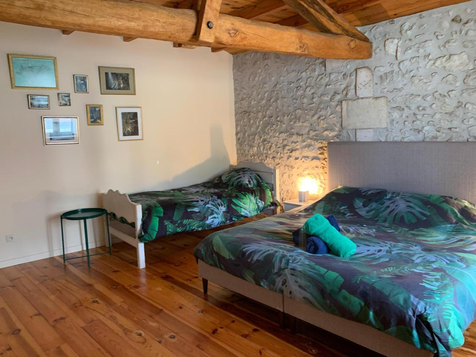 La Grange De Lucie -Chambres D'Hotes En Perigord-Dordogne Nanteuil-Auriac-de-Bourzac Экстерьер фото