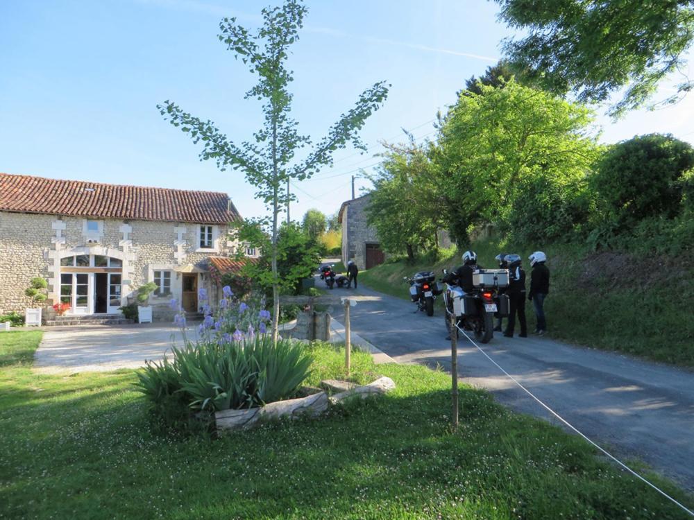 La Grange De Lucie -Chambres D'Hotes En Perigord-Dordogne Nanteuil-Auriac-de-Bourzac Экстерьер фото